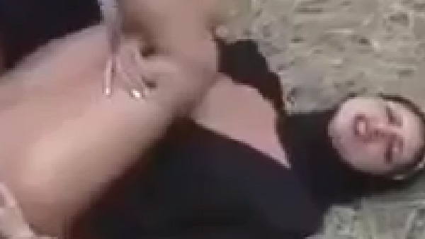 खेत में मुस्लिम भाई बहन सेक्स करत बा