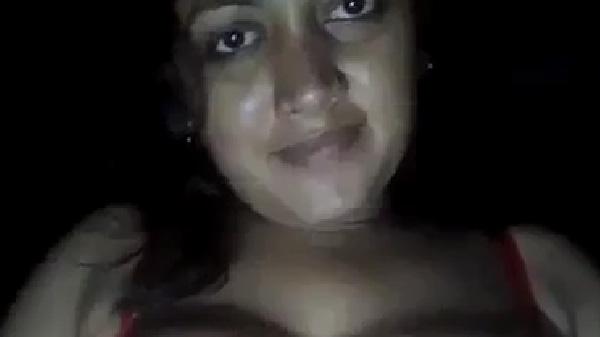भाभी आपन बुर फाड़ के मज़ा लेत बारी