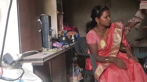 आंगनबाड़ी वाली औरत के चुदाई
