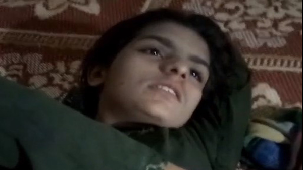 मुस्लिम लड़की के बुर चोद देलन भाई