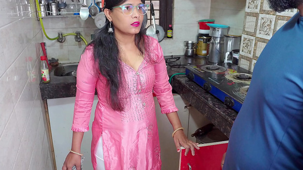 किचन में पड़ोसन लड़की के चुदाई के फिल्म