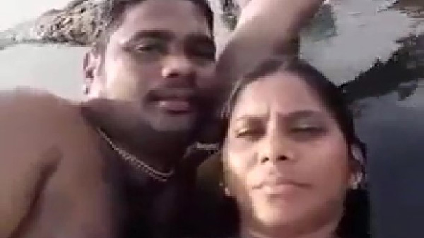नदी में भाभी के बुर चाटे के वीडियो
