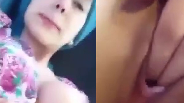 सेक्सी लड़की पूजा फिंगरिंग करत बारी मजा में