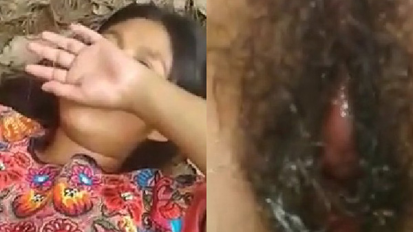 खेत में रंडी के हेयरी बुर चोद के वीर्य गिरा देलन