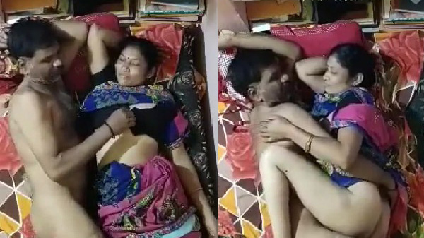 देहाती रंडी के बुर चोदत बारन देसी आदमी