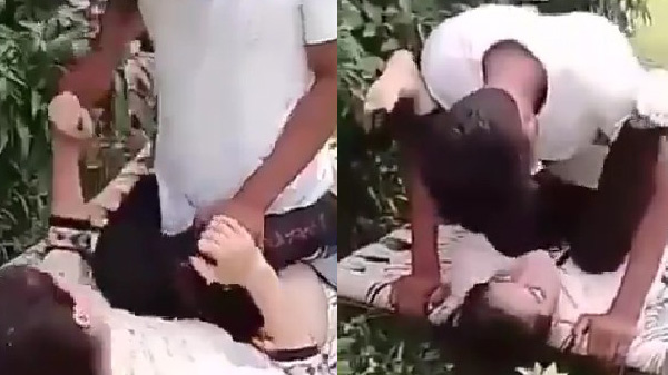 खेत में खटिया बिछा के गर्लफ्रेंड के चुदाई