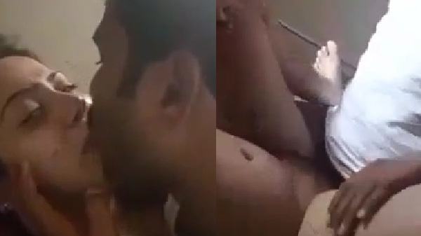 मुस्लिम गर्ल रूहानी आपन भाई जान से चोदवावत बारी
