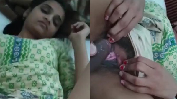 सेक्सी गर्लफ्रेंड राशि के हेयरी बुर के चोदाई वीडियो