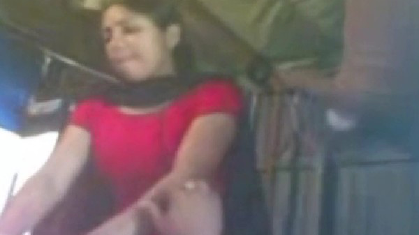 बहन आपन भाई के लंड पर बैठ के चोदवावत बारी