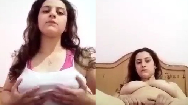 ग्रामीण बैंक के मैनेजर बुर में ऊँगली करत बारी